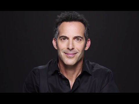 How to Get Thicker Hair by Applying Toppik Hair Building Fibers, Featuring Jonathan